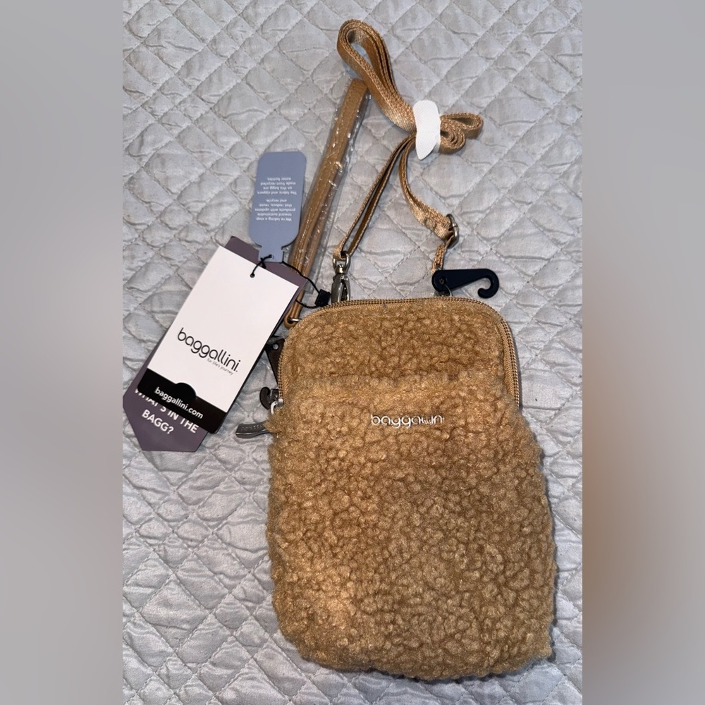 NWT Baggallini Take Two Bryant Crossbody